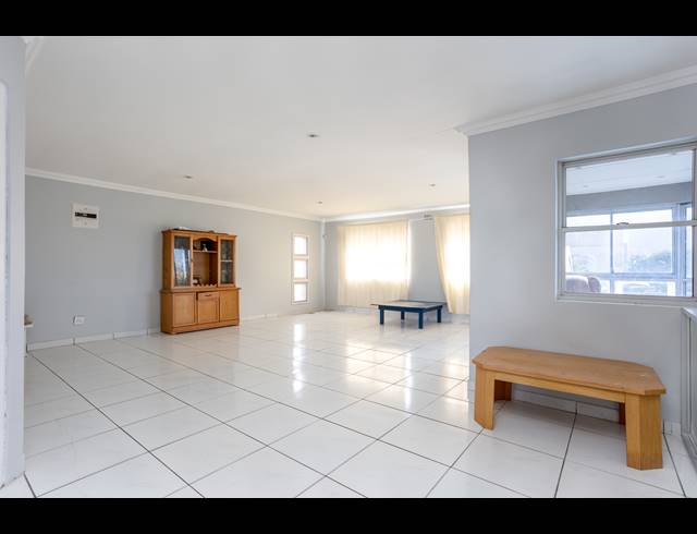 4 BEDROOM FREEHOLD FOR SALE IN CRAWFORD